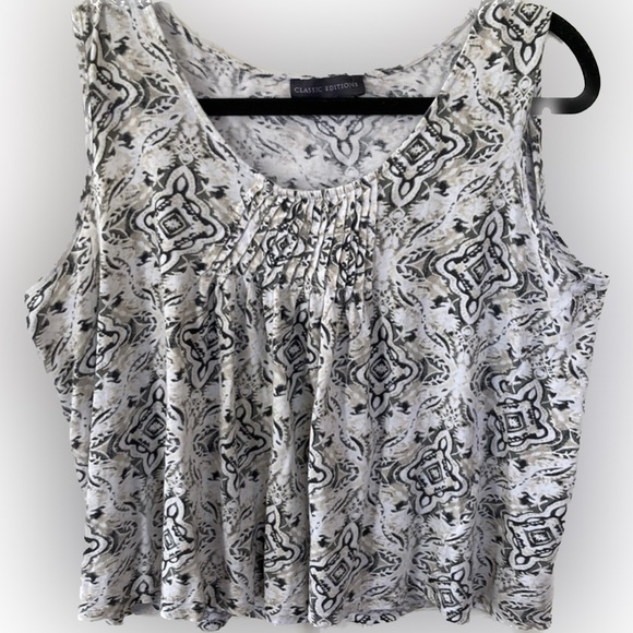 ❤️‍🔥5/20$ CLASSIC EDITIONS💫Women’s White/Gray Printed Pleated Cropped Tank Top - Picture 4 of 11